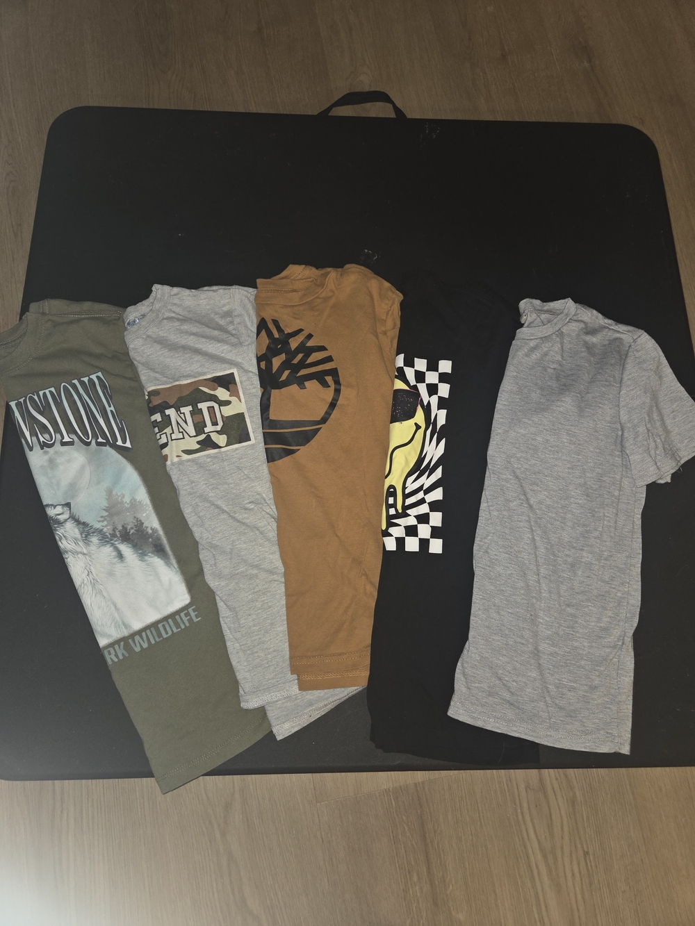 5 Graphic Tees - Youth Large